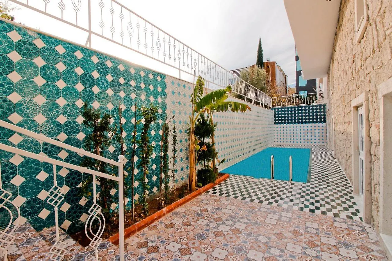 Yazar Lara Hotel Antalya