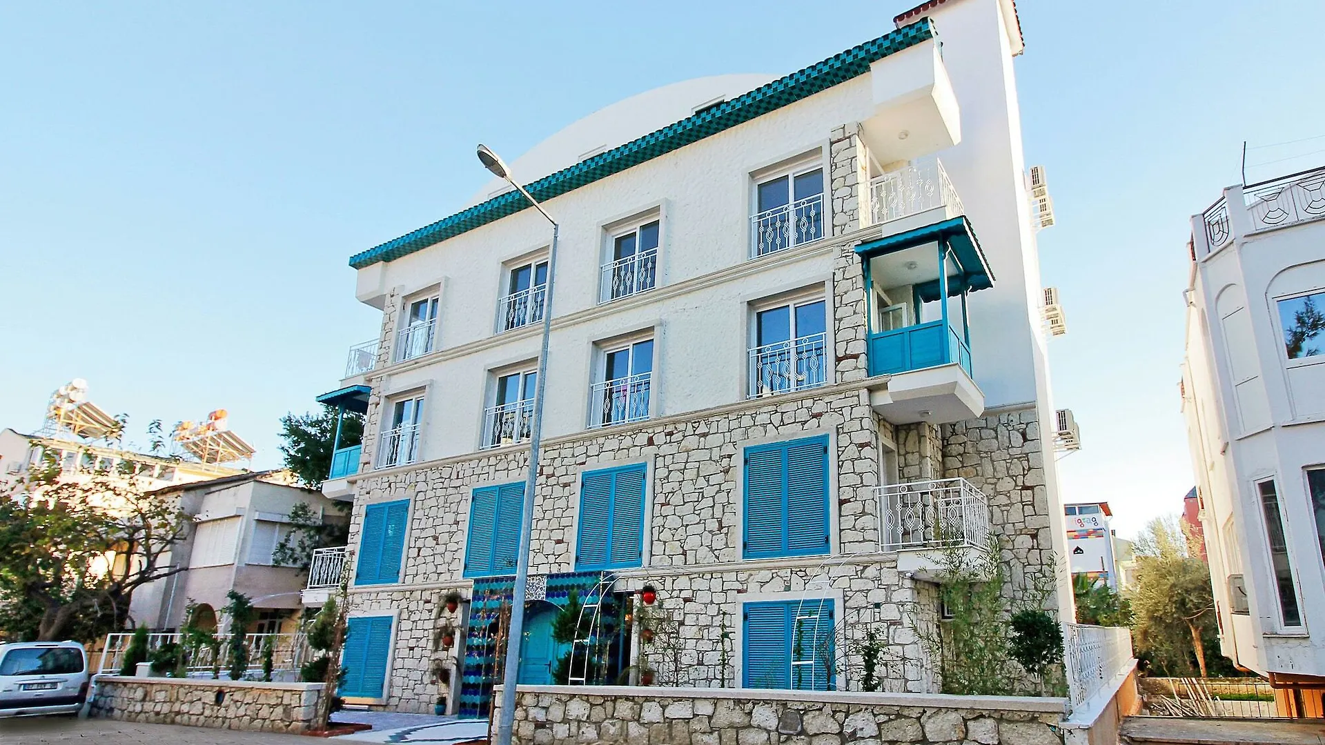 Yazar Lara Hotel Antalya